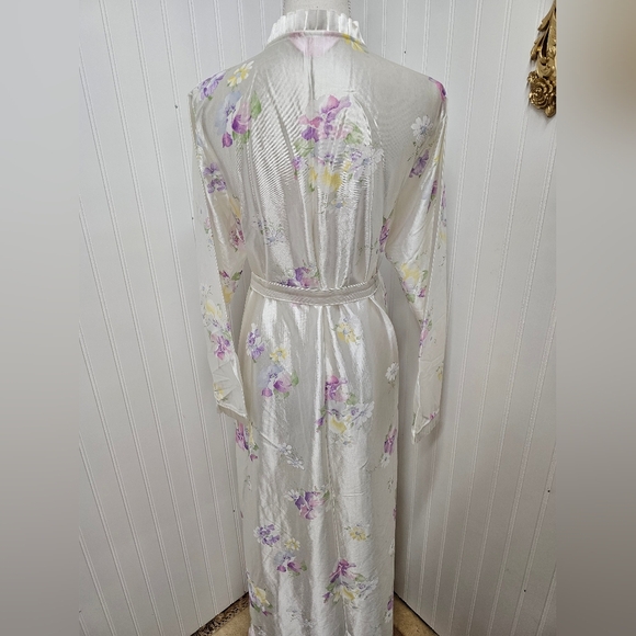 Floral Satin Robe - White and Purple Vintage Gilead M-L - Picture 3 of 4